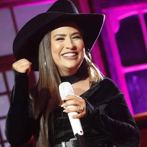 Simone Mendes concorre na categoria Romântica do Prêmio da Música Brasileira
