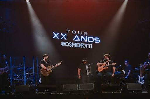 César Menotti & Fabiano celebram 20 anos com DVD e turnê “Intensidade Tour”