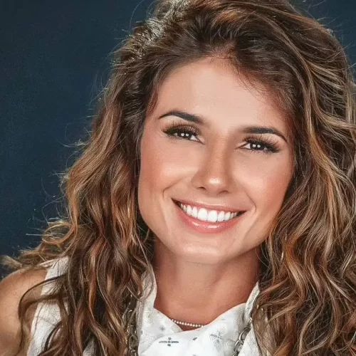 Ex-funcionário processa Paula Fernandes; descubra os detalhes chocantes!